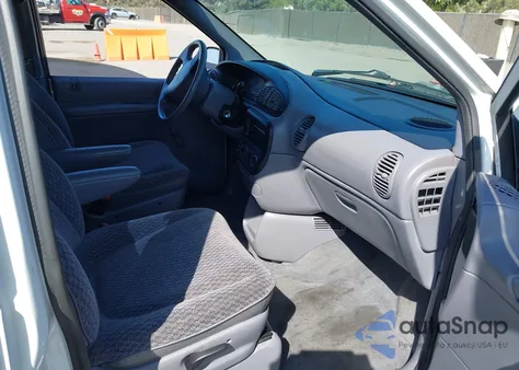 1998 Plymouth Voyager z USA, uszkodzony, nr VIN 2P4GP25R5WR542945